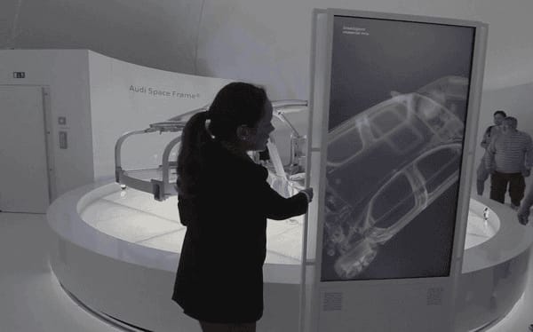 汽車配件展廳機械展示新利器—透視滑軌屏