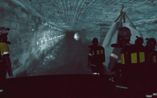 工人洞穴勘探：3DCAVE模擬仿真